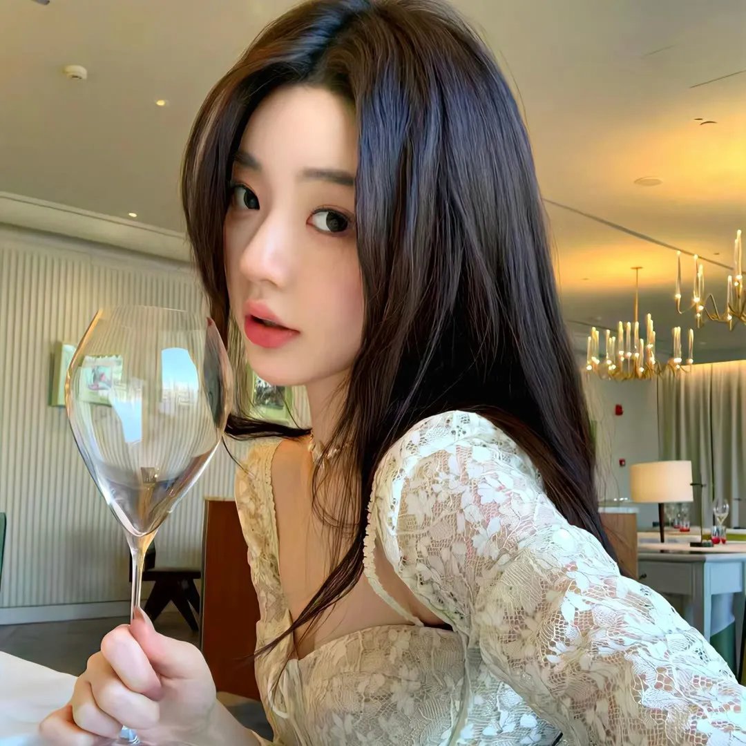 春泥溅花红